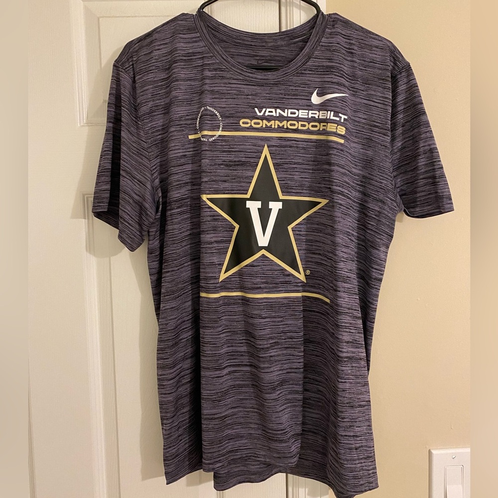 Vanderbilt Nike T-Shirt - Large